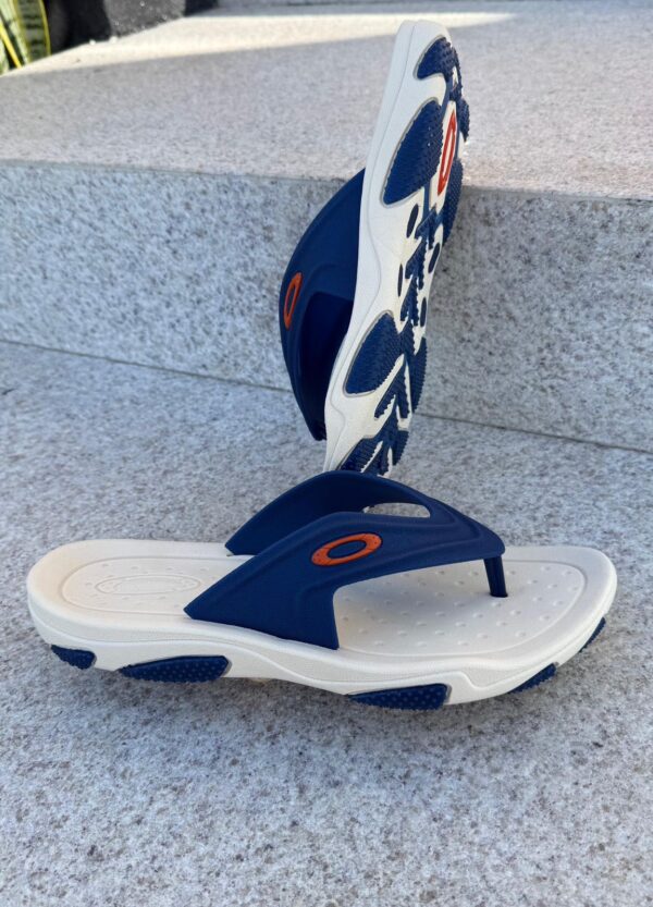 Sandalia Oakley Azul