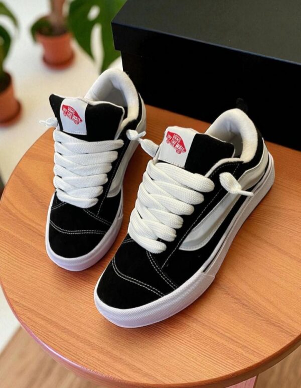 Tenis Vans Preto e Branco